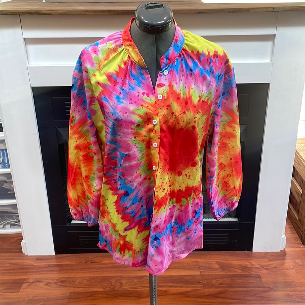 No brand long sleeve tie dye blouse size large